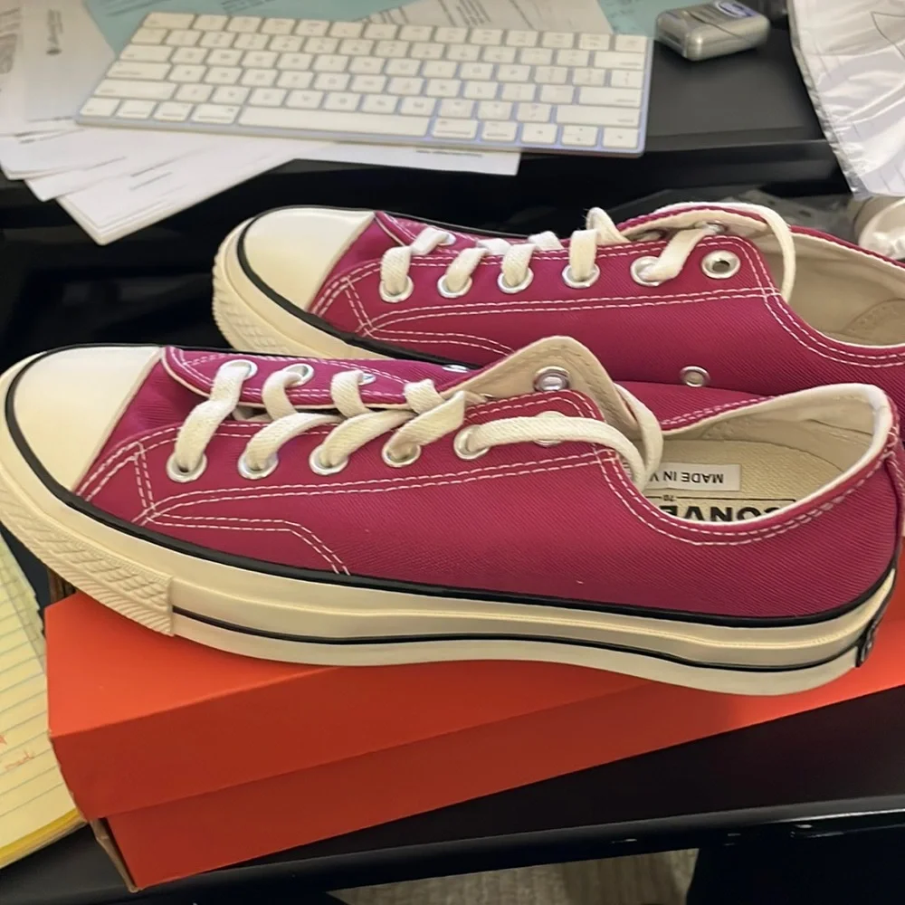 Converse low cut. Fuchsia pink. Chuck Taylor - Picture 1 of 3